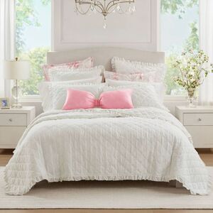 Armoire Collection Twin/Twin Extra Long Ruffle Quilt White